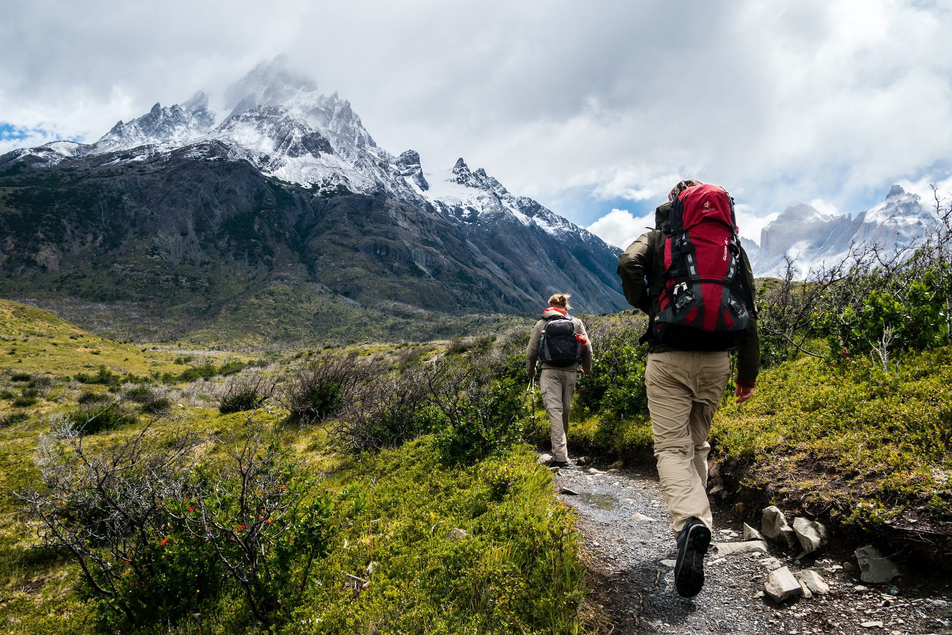 How to Properly Fuel Your Body for Long Hiking Trips