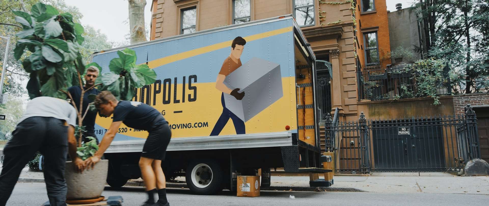 How To Find the Right Packing and Unpacking Service When Moving?
