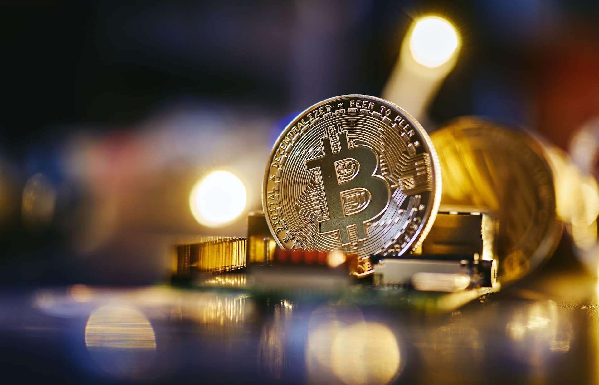 Why is the Whole World Investing in Bitcoin?