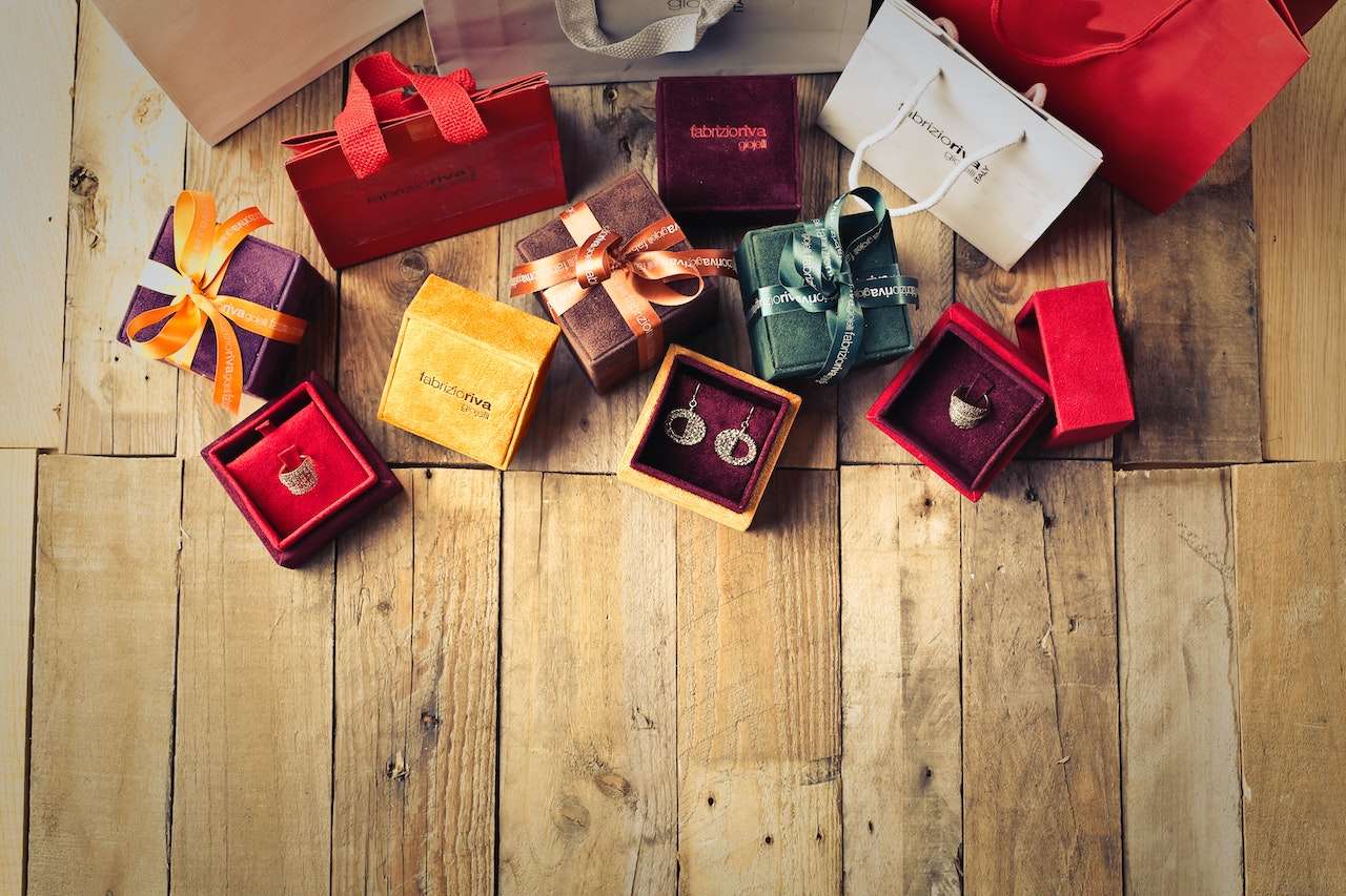 Reasons Why Luxury Brands Prefer Custom Cardboard Boxes