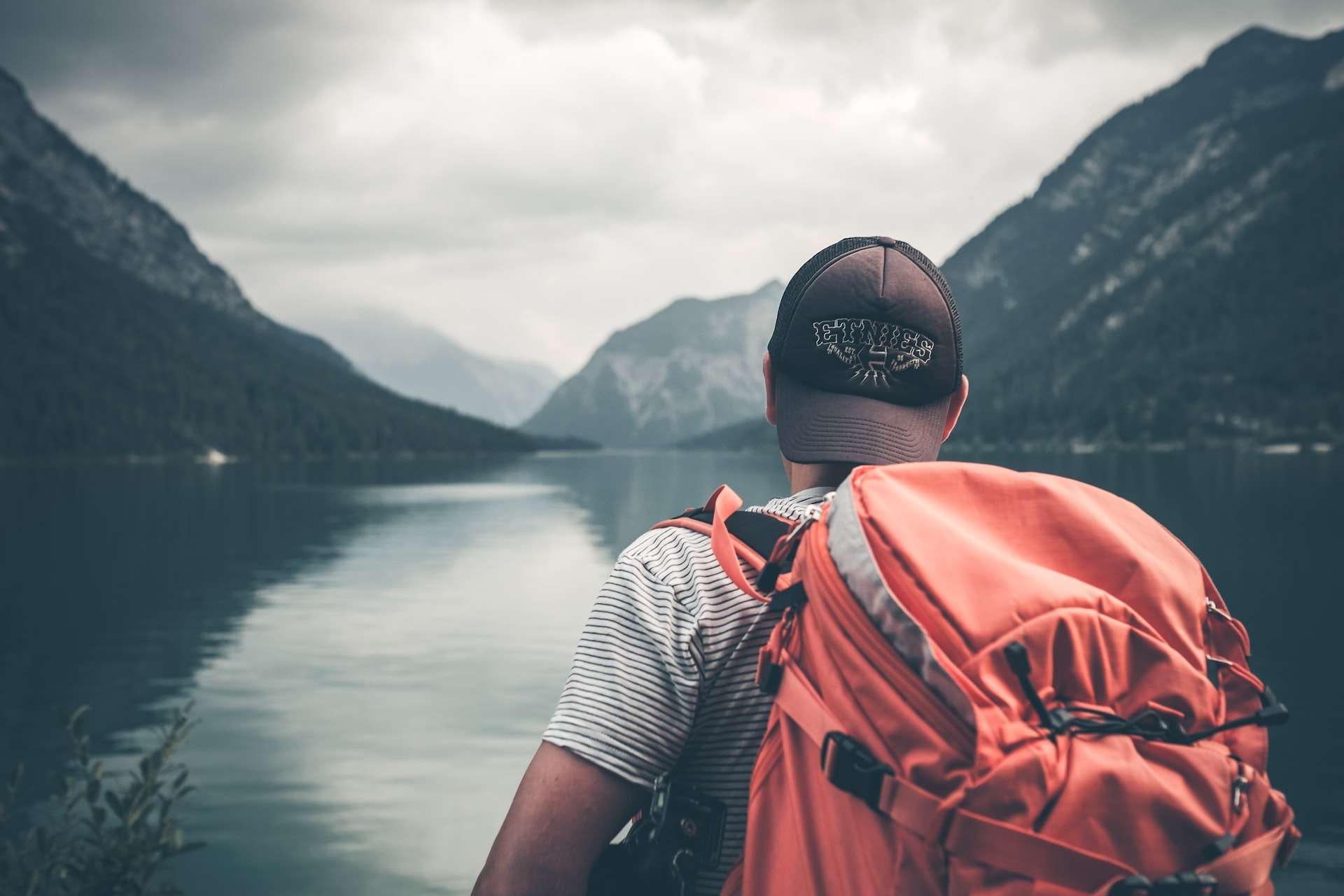 Top 4 Pros and Cons of Travel Insurance