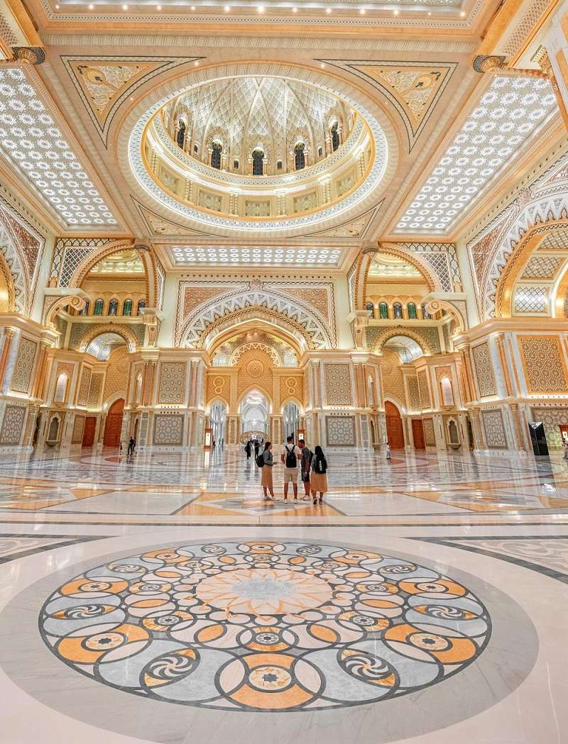 Qasr Al Watan inside