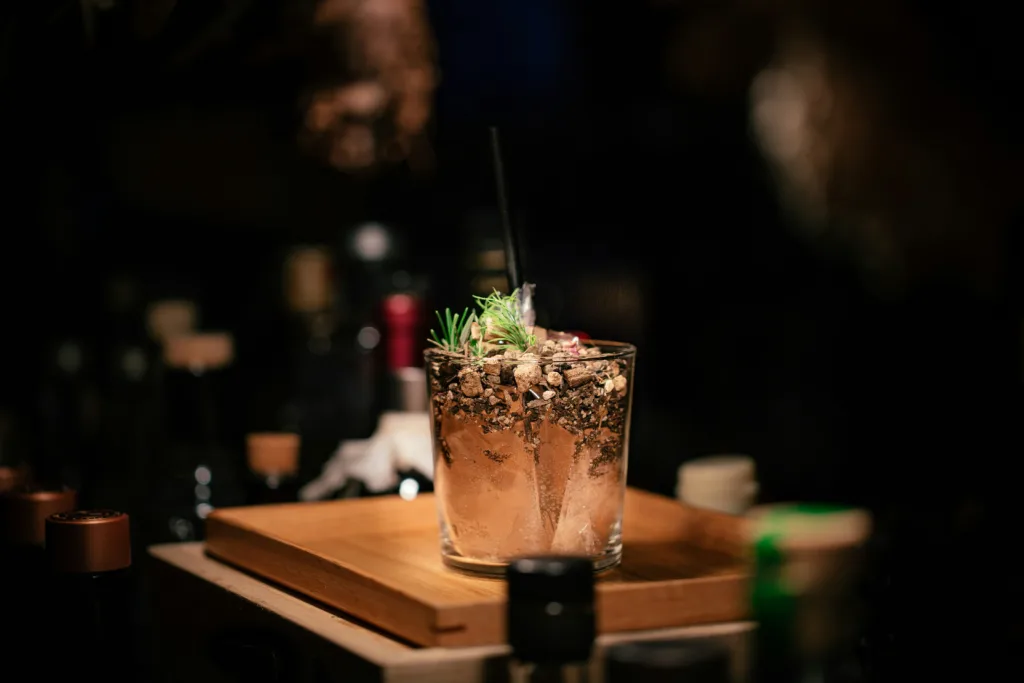 backpacker pubs in Sydney for girls: cargo bar