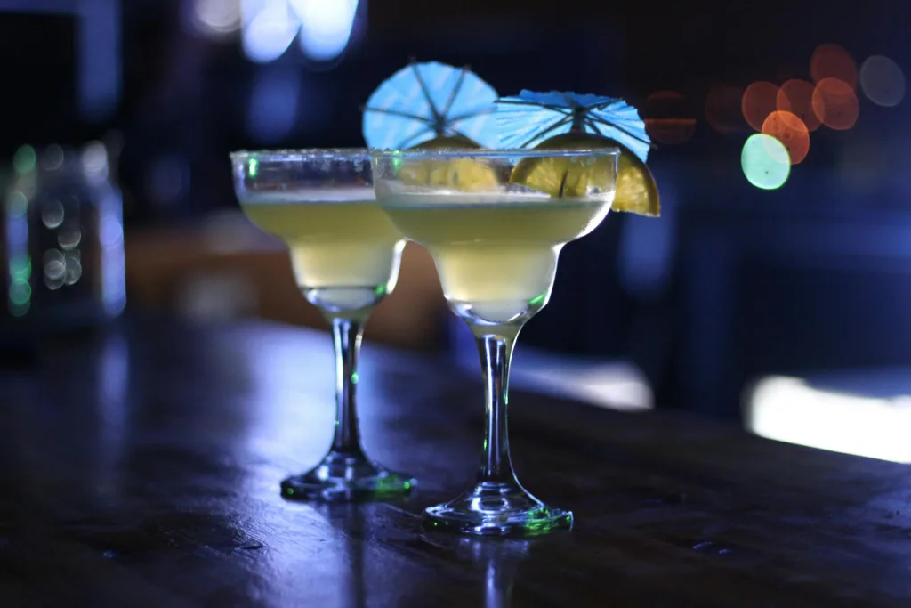 backpacker pubs in Sydney for girls: Cocktail