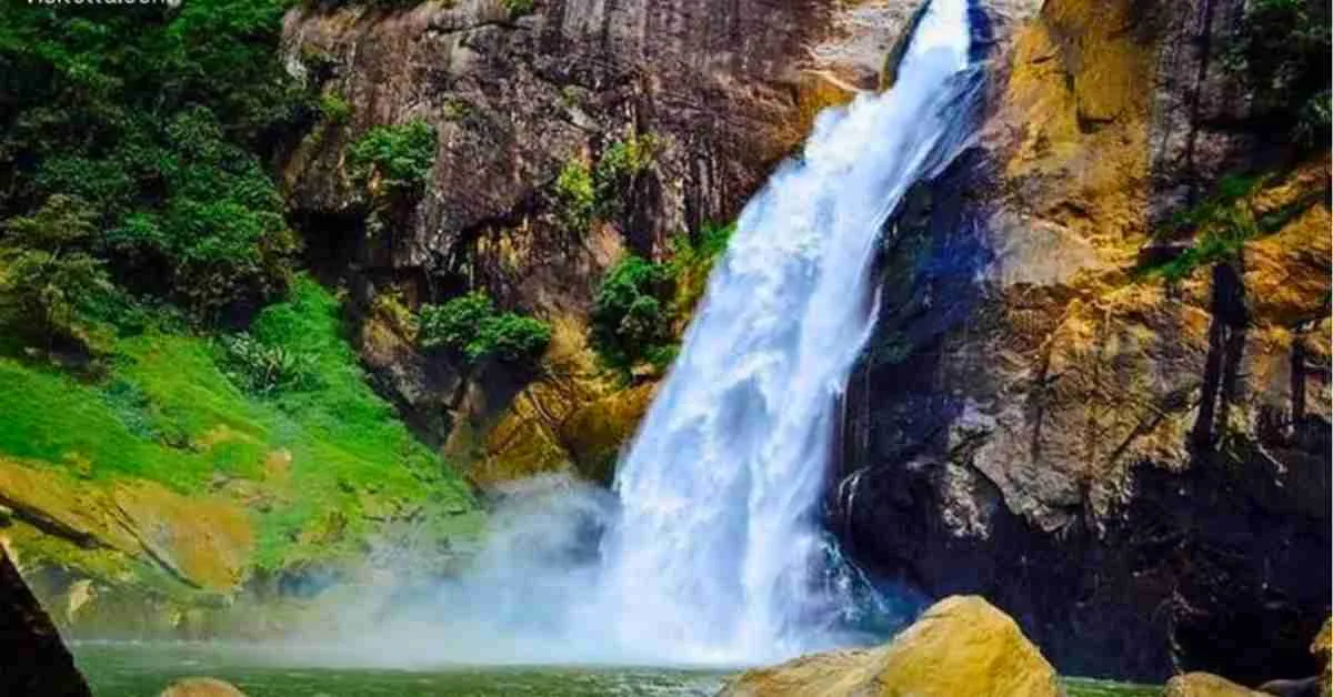 Visit Dunhinda Falls in Badulla