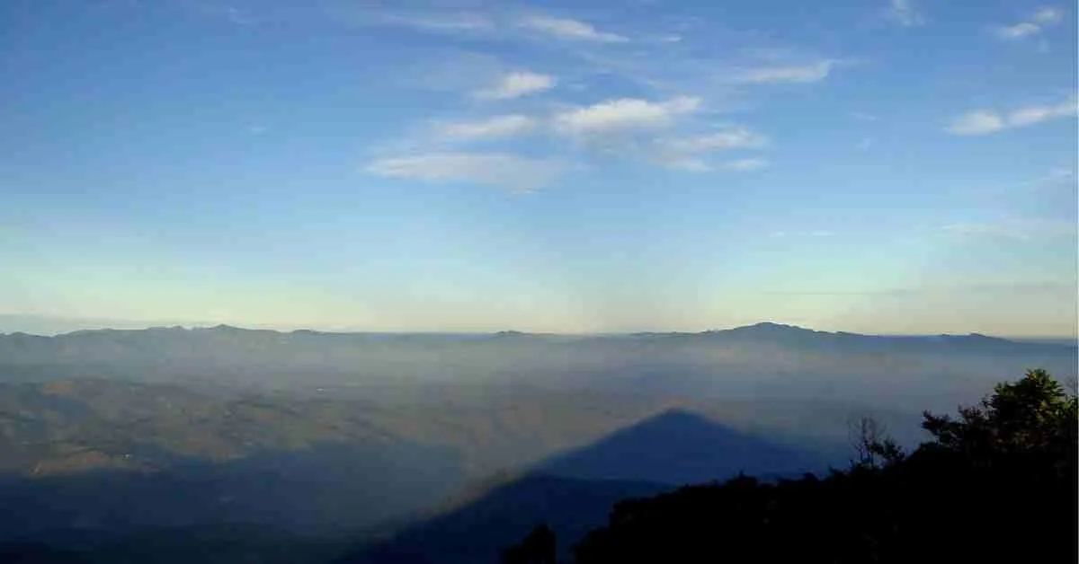 Hike the Namunukula Mountain Range
