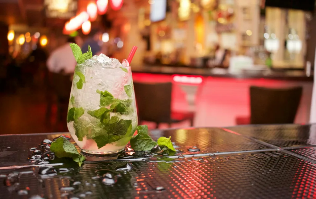 Best things to do in Sydney: Darling Harbour Bar