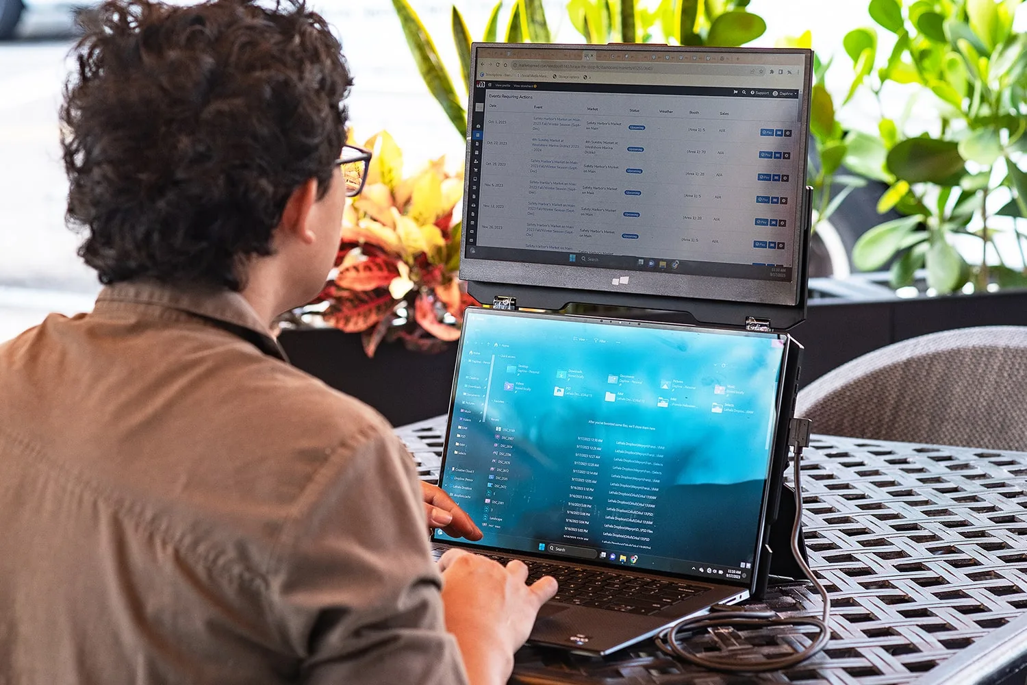 Using Extra Screens for Stock Trading extra screens for stock trading