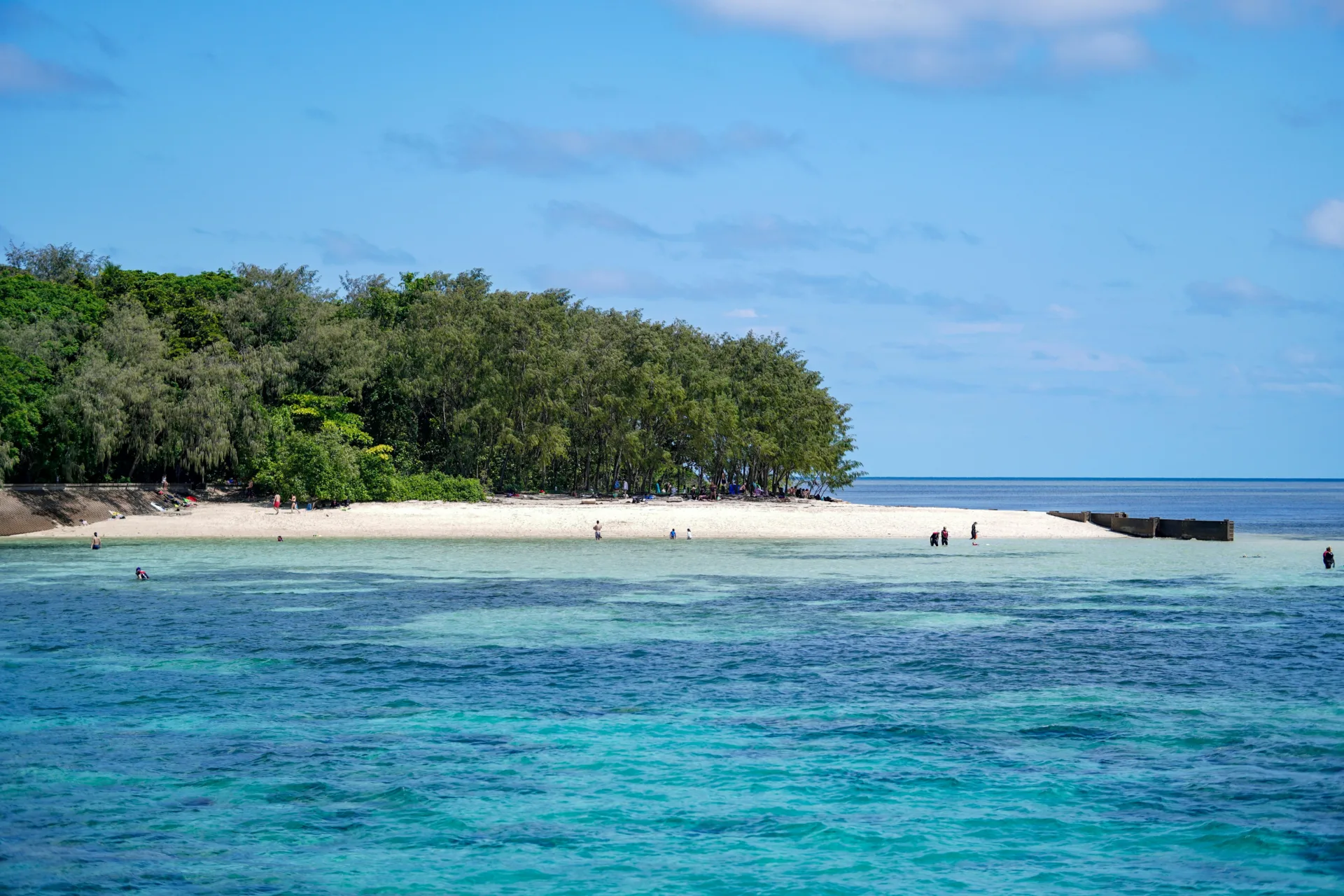 Serene Beach in Carins,QLD sydney to cairns bus tour